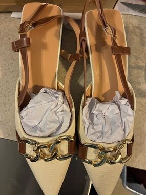 Women's Chain Decor Closed Toe Pumps With Chunky Heel size 39(8.5) beige/brown